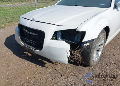 2018 Chrysler 300 Touring L из США, поврежденный, VIN 2C3CCAAG7JH201577